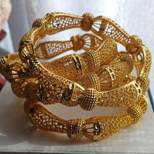 Elegant 24k Gold Mesh Bangle Set